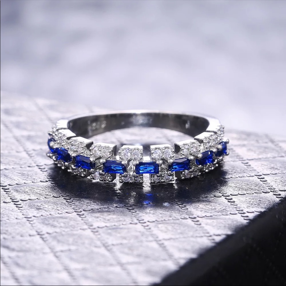 New Women’s Elegant Sapphire 925 Silver Ring - Picture 2 of 6